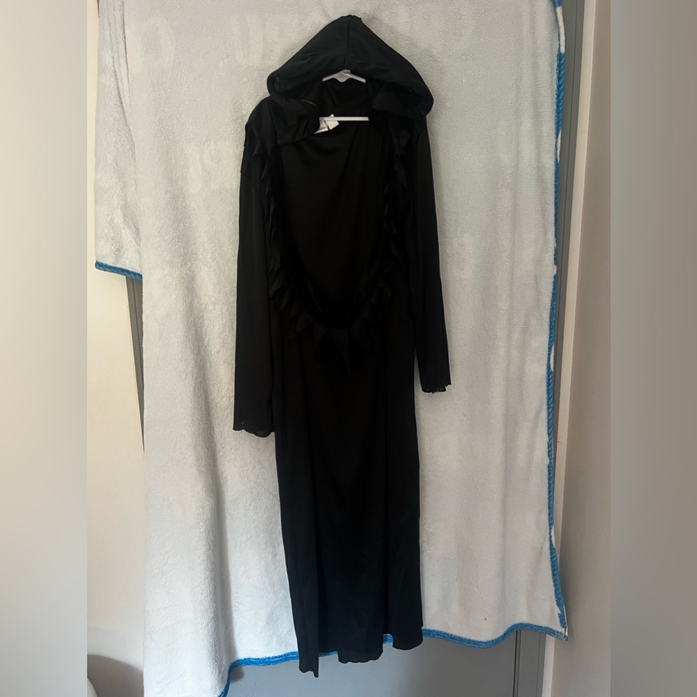 Black Cloke Halloween Costume (Boys Large)